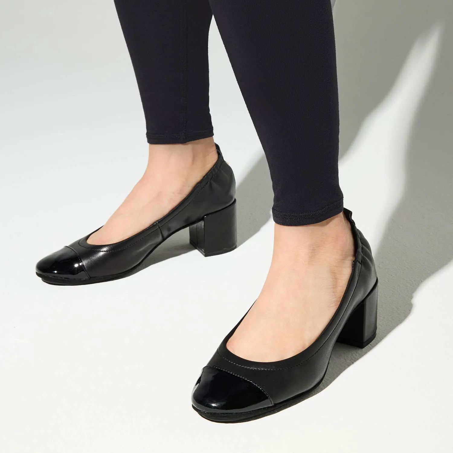 Heidi Classic Pump in Black Leather